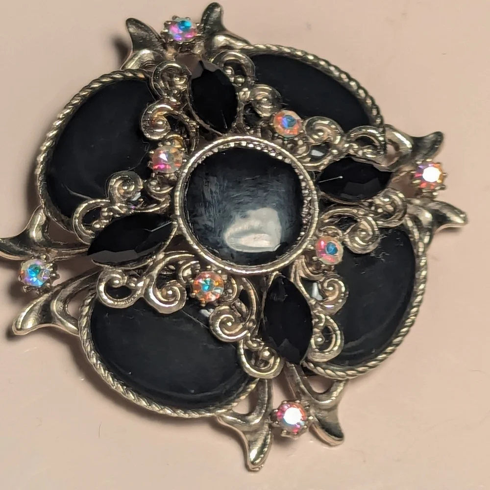 Vintage Silvertone Black Aurora Borealis Brooch Pin Rhinestones 2